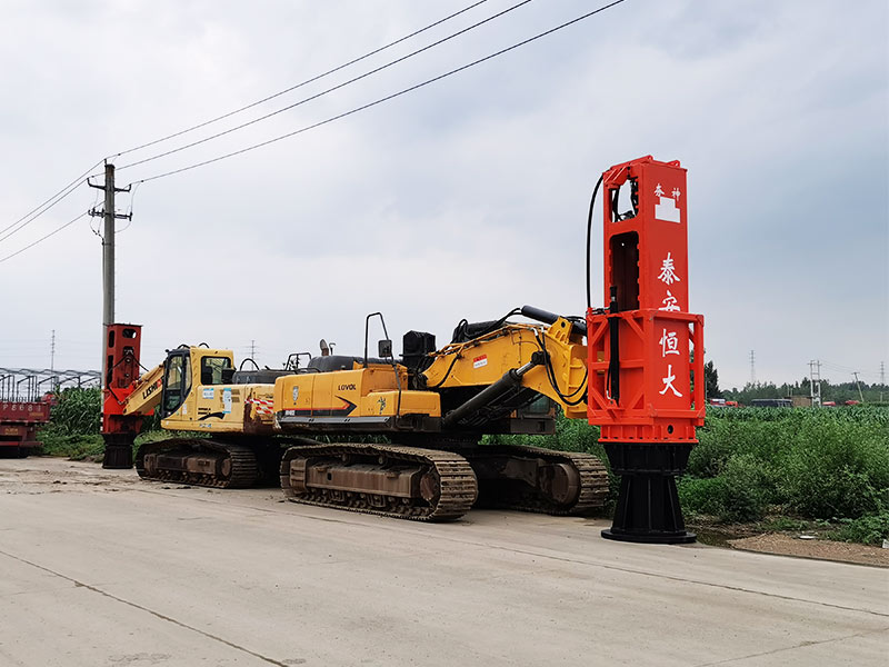 The Rapid Impact Compactor stops at the roadside and waits for delivery