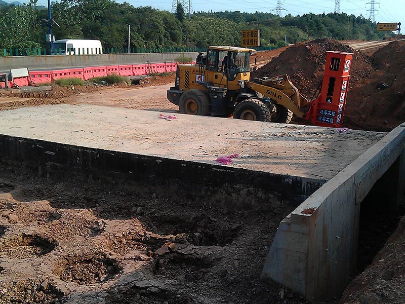 Construction of rapid impact compaction at abutment back